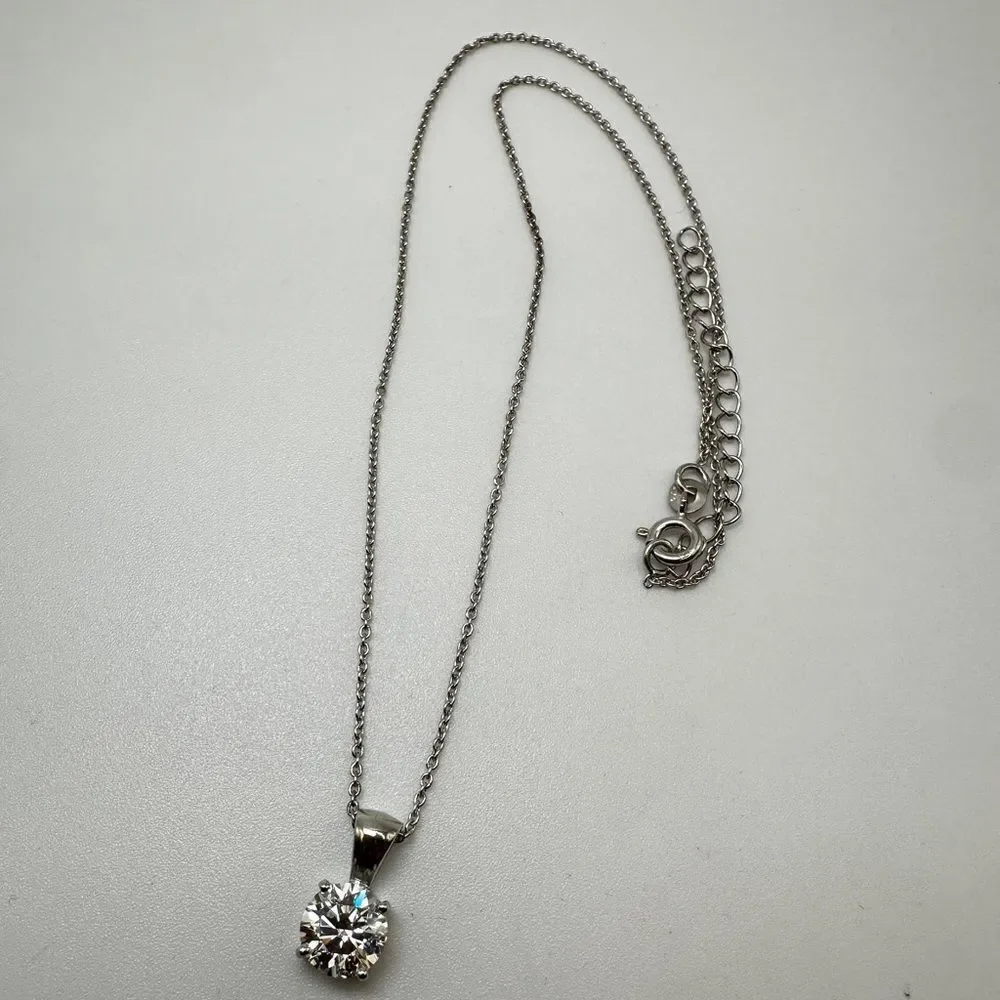 NIB Verozi 2ct‎ (8mm) Moissanite stone solitaire necklace in sterling silver!